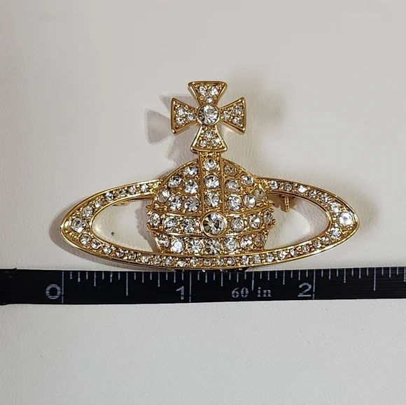 Vivienne Westwood Bas Relief Gold Brooch Brand New - Picture 7 of 10